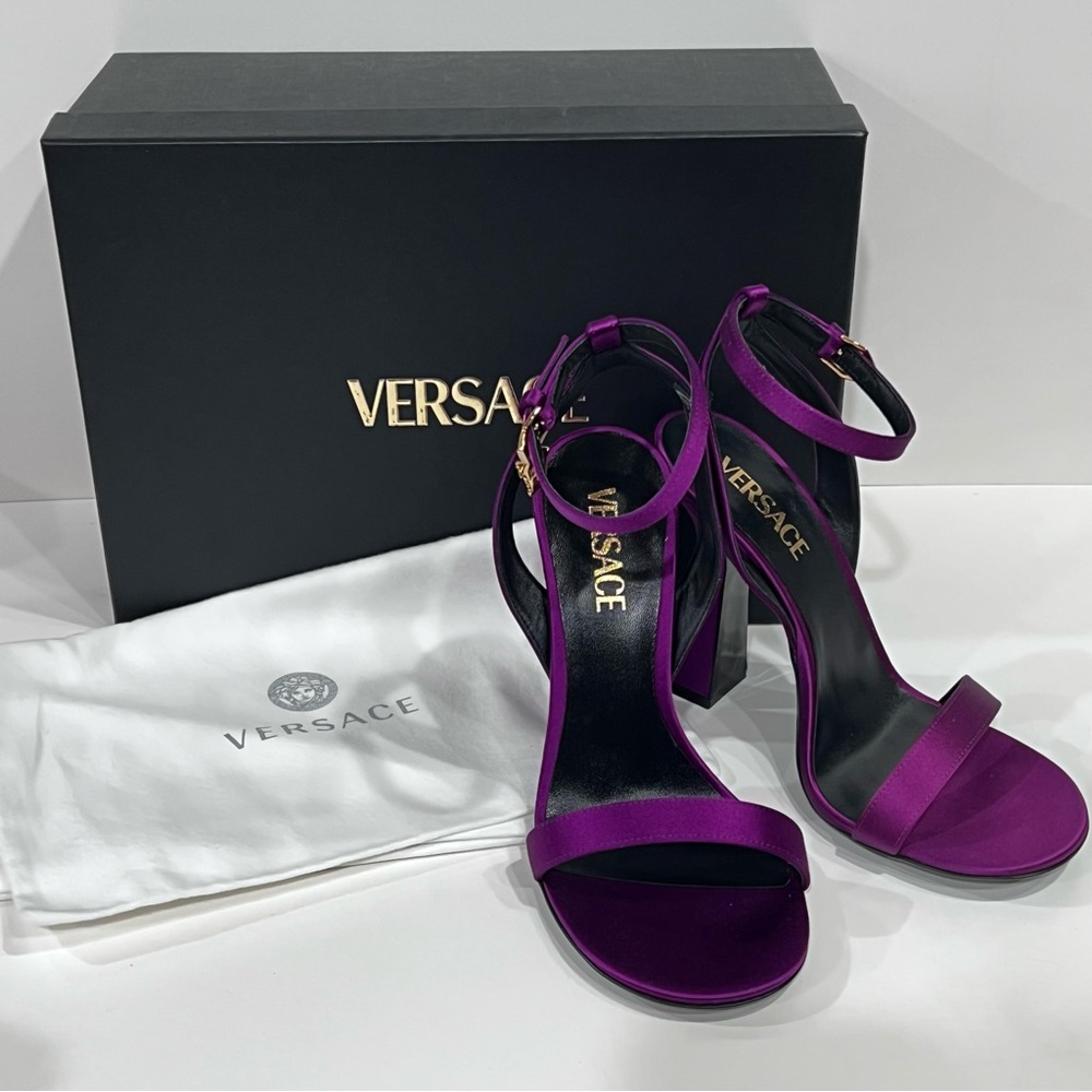 NWT Versace Plum Satin Ankle Strap Block Heel Sandals EU 39 US 9 w/ Box